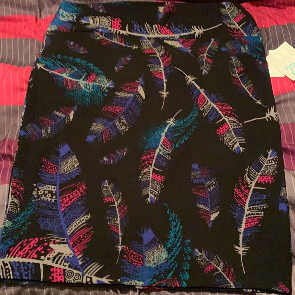 LuLaRoe 2XL feather Cassie pencil skirt